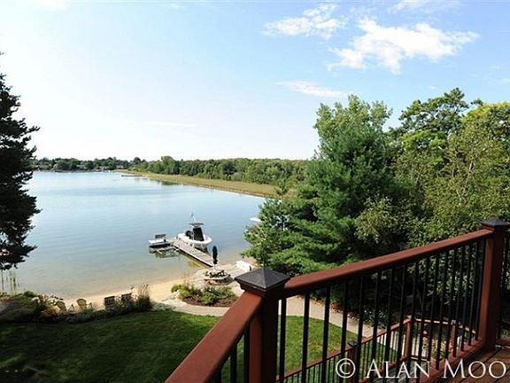 3rd image of 5654 Arroyo Vista Dr N