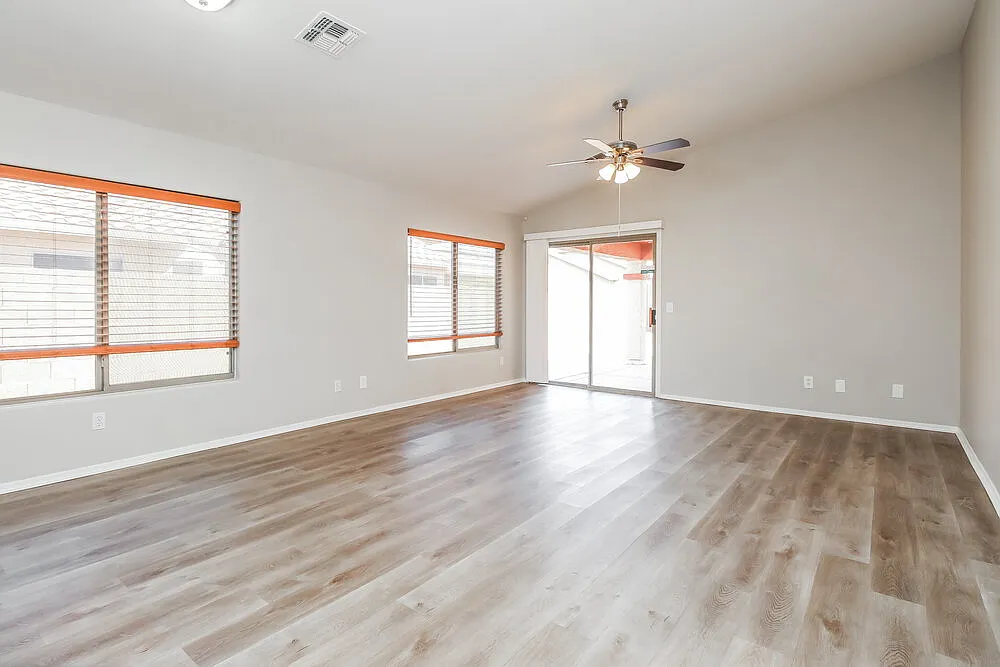 3 bed, 2.0 bath, 1544 sqft, $2,300 — Photo 3