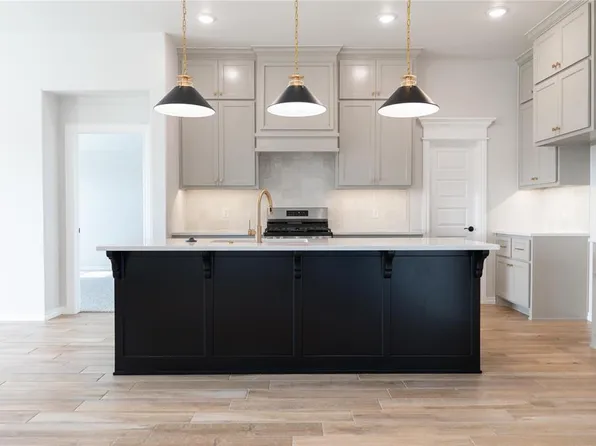 3301 Alameda St, Edmond, OK 73034