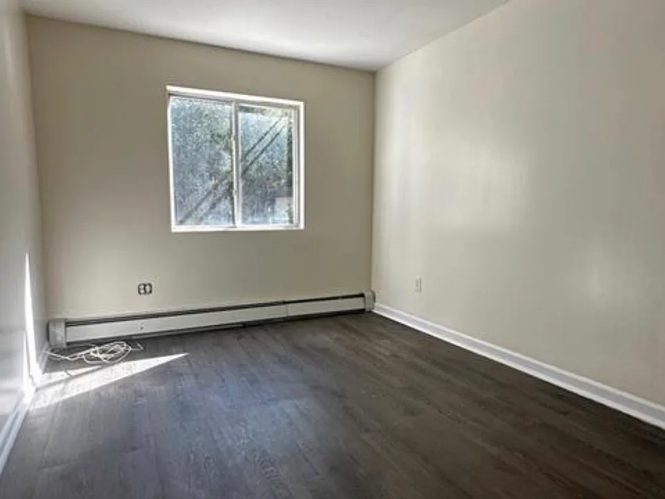 2758 Barnes Ave #2
