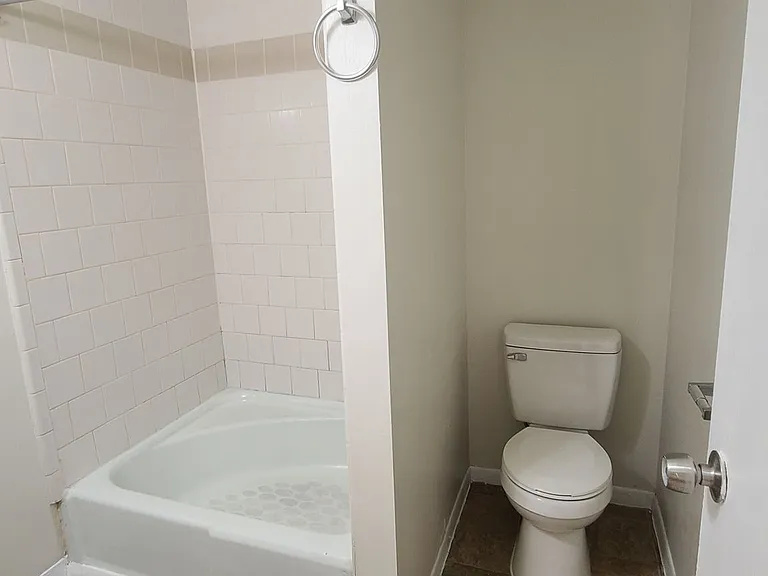 1101 Spring Meadow Dr — Photo 6