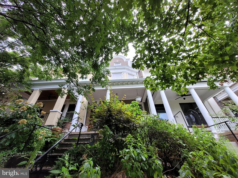 2nd image of 3133 19th St NW