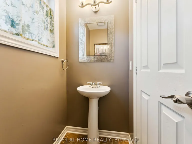 115 Woliston Cres — Photo 11