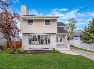 219 S Bayview Ave, Amityville, NY 11701