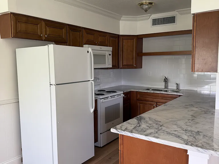 2873 S Osceola Ave — Photo 4
