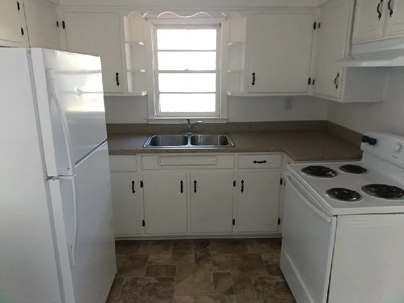 10th St 3309 - 1 — Photo 3