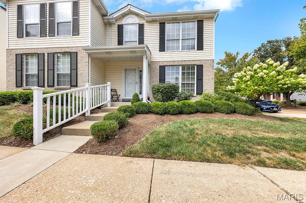 101 Carriage View Dr photo 1