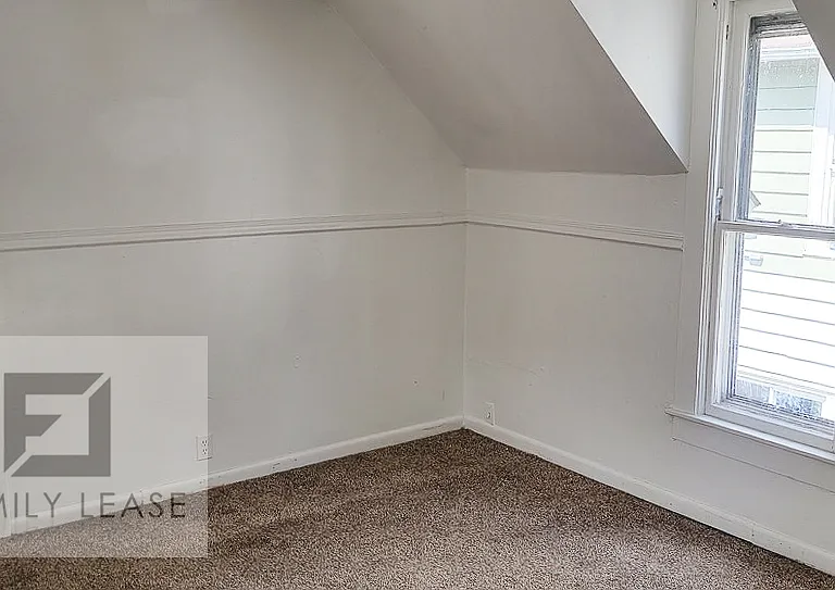 542 7th Ave S — Photo 23