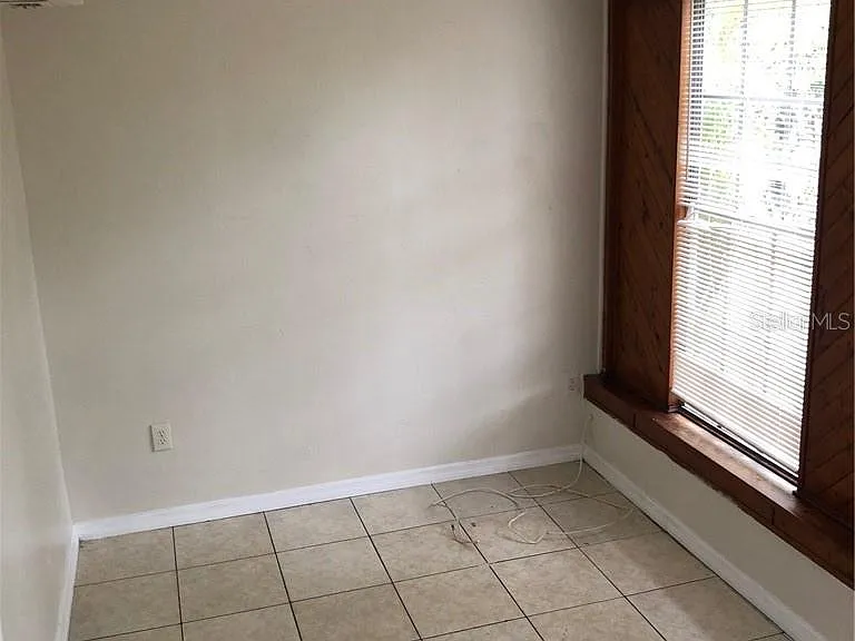 4138 Stratfield Dr — Photo 6