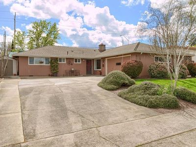 1872 Hybiscus St, Medford, OR, 97504