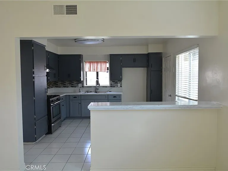 4907 McClintock Ave — Photo 3