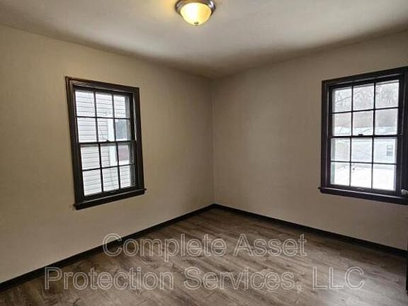 4th image of 3145 Parkway North St