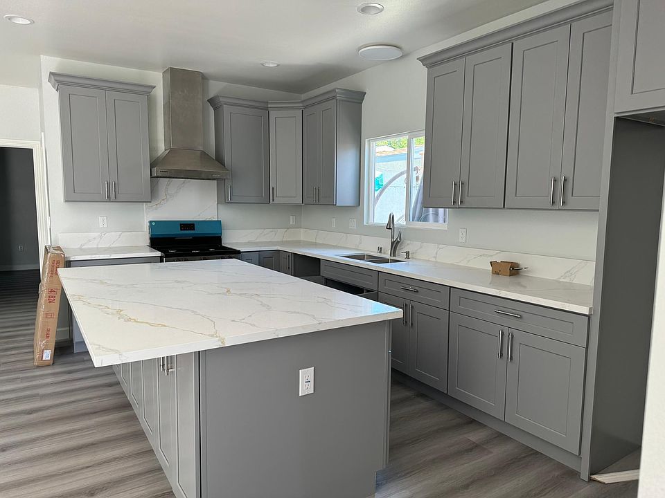 2nd image of 10884 Patricia Dr