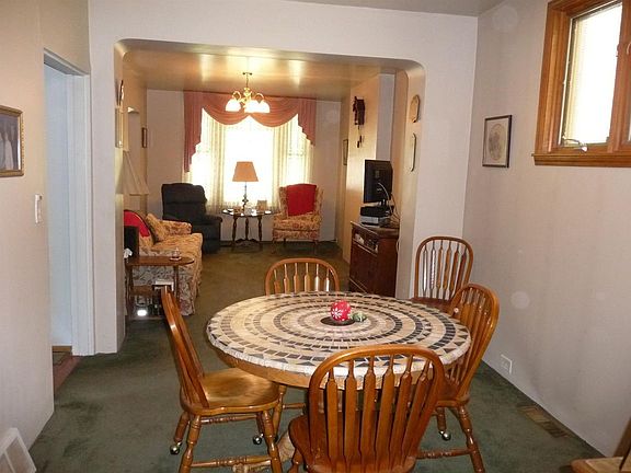 3rd image of 3414 Beaumont Pl