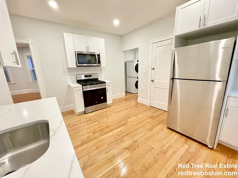 68 Bakersfield St #2 — Photo 3