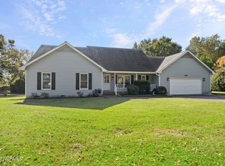 808 Brown Pelican Ct, Hampstead, NC 28443