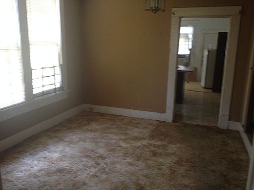2nd image of 327 Dalzell St