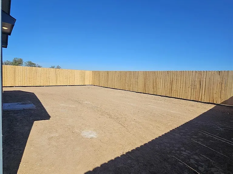 2304 Blizzard Dr — Photo 5