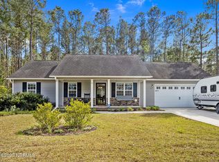 864 Old Folkstone Rd, Sneads Ferry, NC 28460