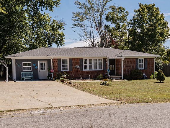 3rd image of 307 Hinson St