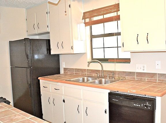 3rd image of 4040 Aylor Dr