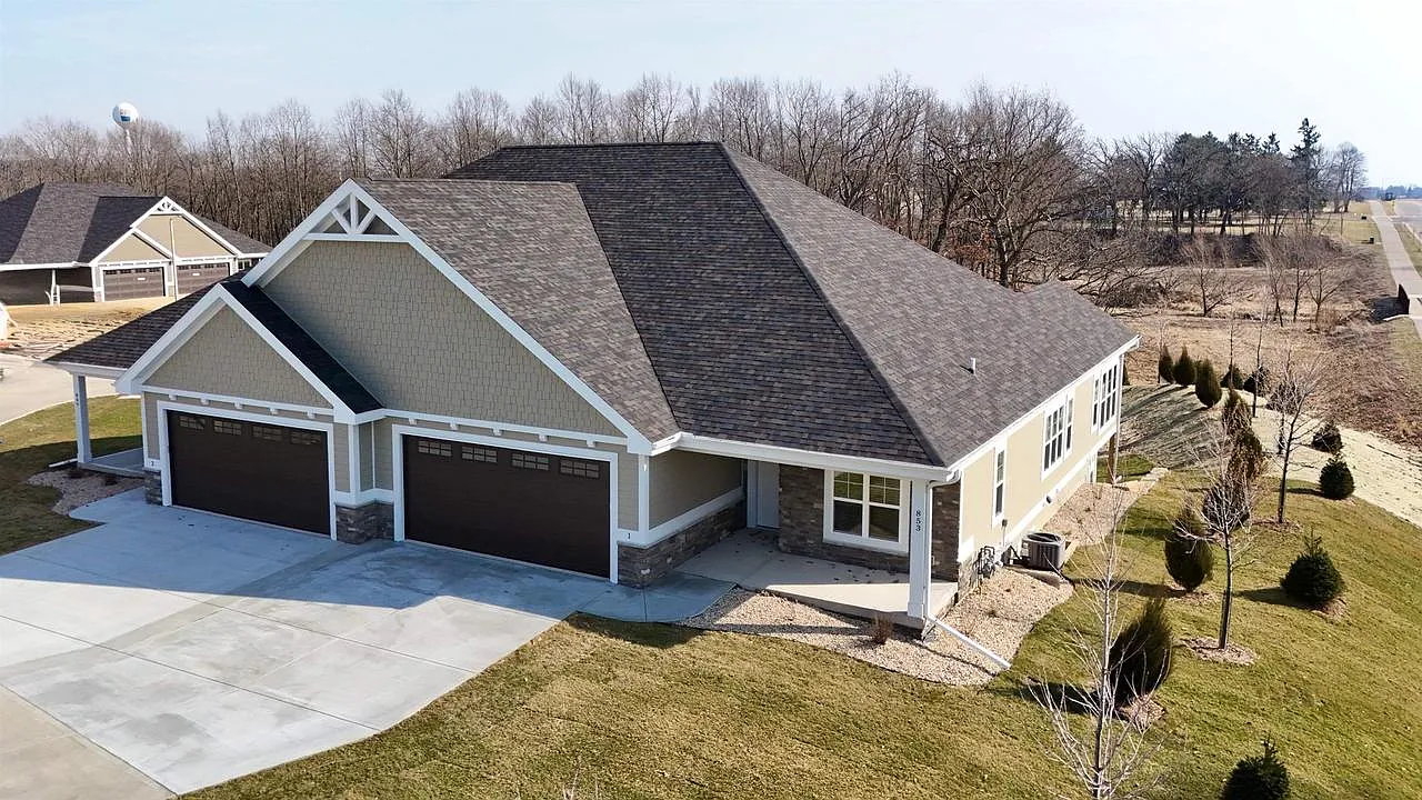 849 Deer Hollow Court photo 1