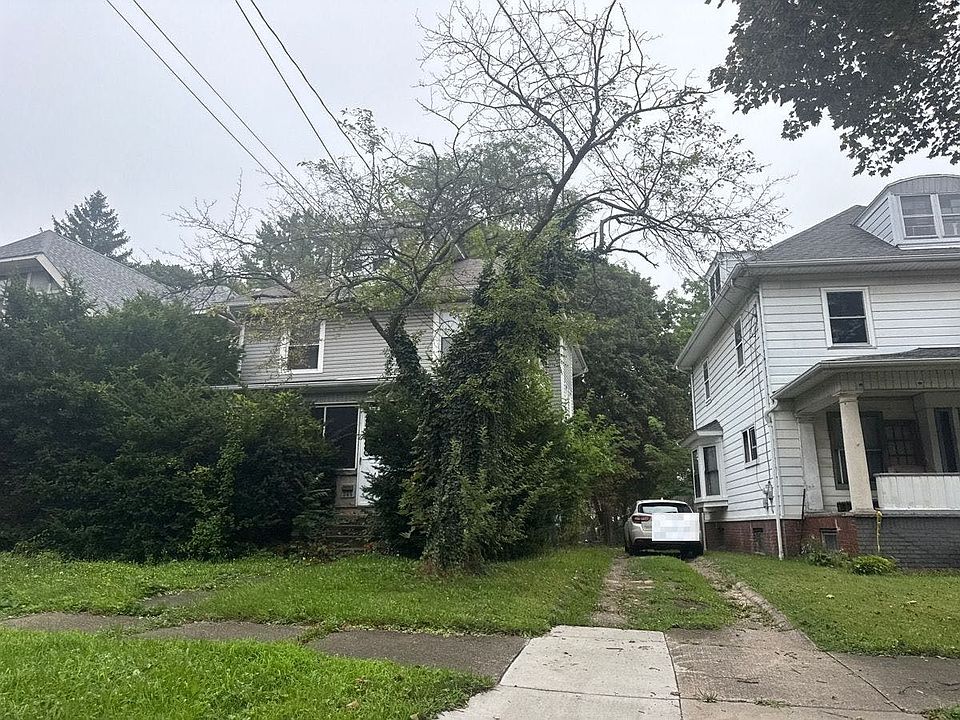 2nd image of 345 Cloverdale Ave