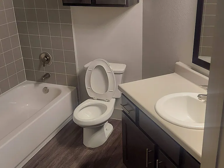 Catalon at Lago Mar I & II — Photo 129