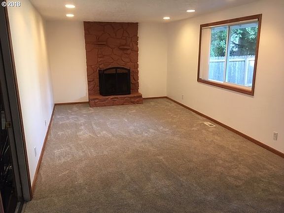 5th image of 1405 NE 93rd Ct