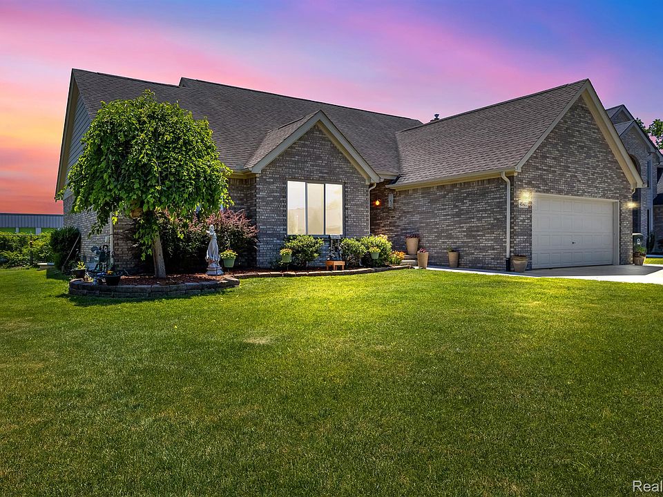 1st image of 45427 Indian Creek Dr