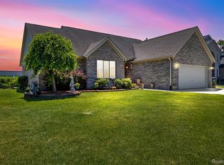 45427 Indian Creek Dr, Canton, MI