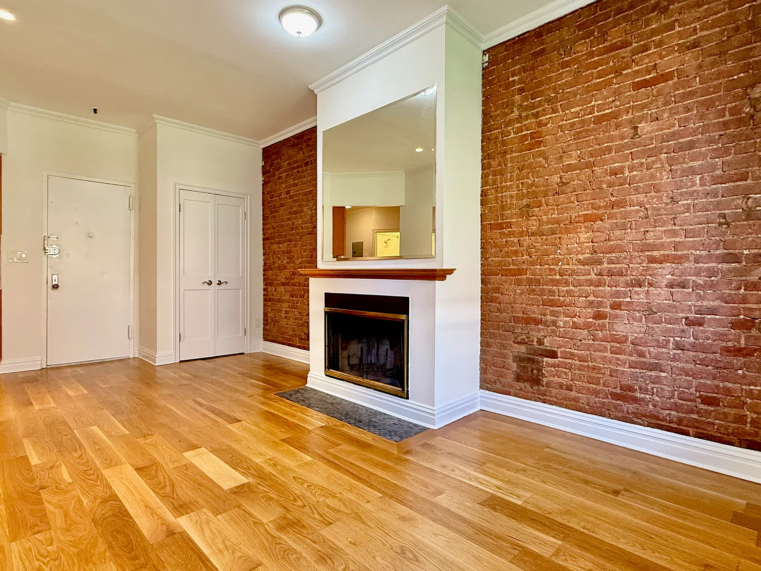 16 West 75th Street — Photo 3