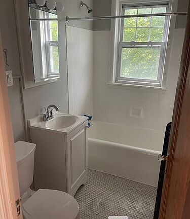 3rd image of 307 Hawley Ave APT 20
