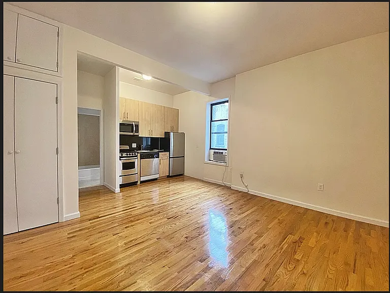 210 W 94th St #7J — Photo 3
