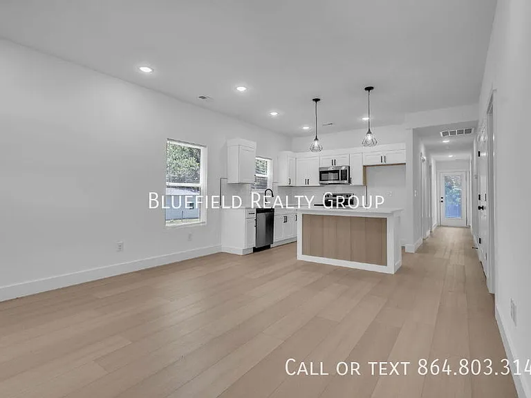 72 Blackstock Rd — Photo 8
