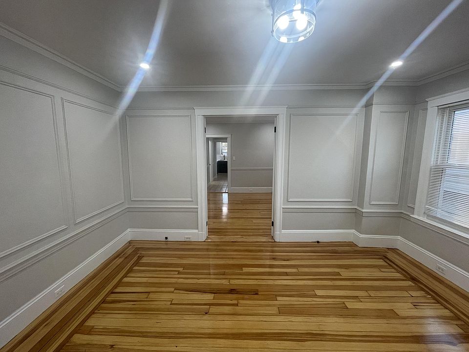 1st image of 48 Auburn St Floor 1