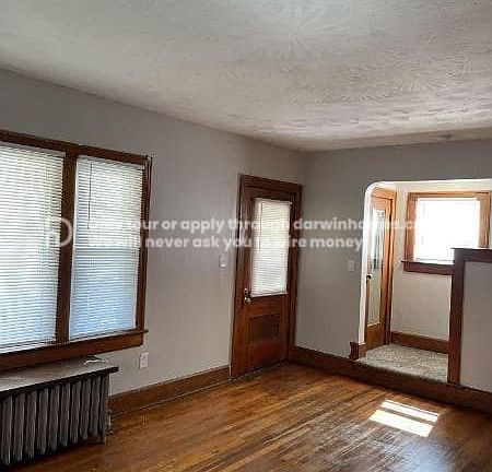 4th image of 870 Winton Ave