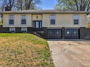 10705 NW 58th St, Kansas City, MO 64152