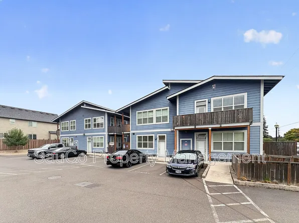 33763 E Columbia Ave APT 9, Scappoose, OR 97056