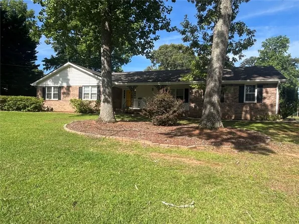 2075 Pinewood Dr, Covington, GA 30016