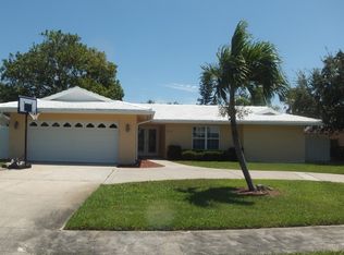 1010 Eden Isle Dr NE, Saint Petersburg, FL 33704
