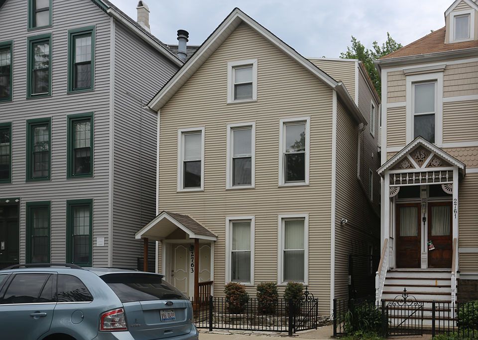 1st image of 2763 N Kenmore Ave APT 2F