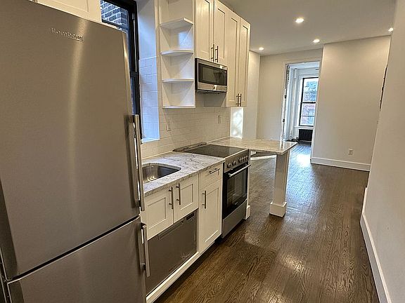 3rd image of 178 Mulberry St #24