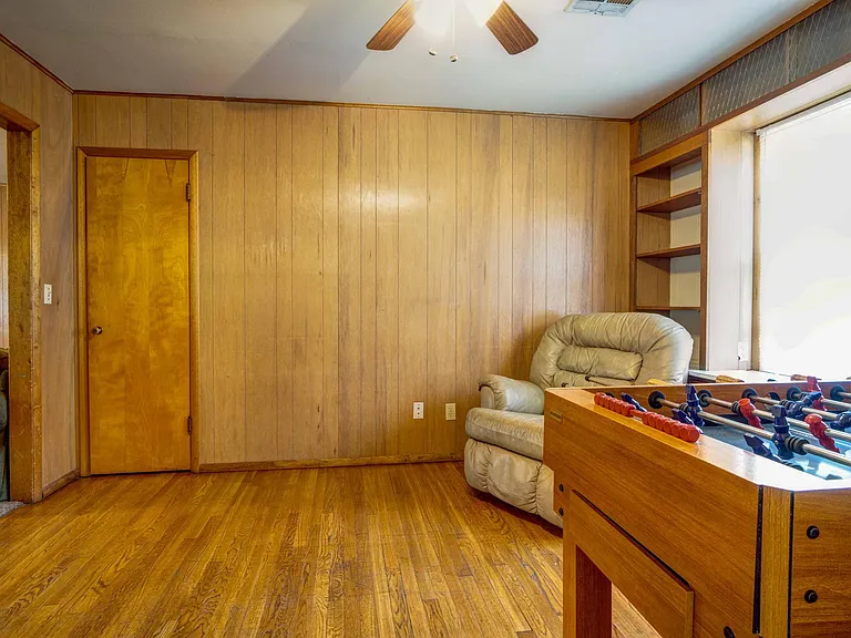 420 N Husband St — Photo 3