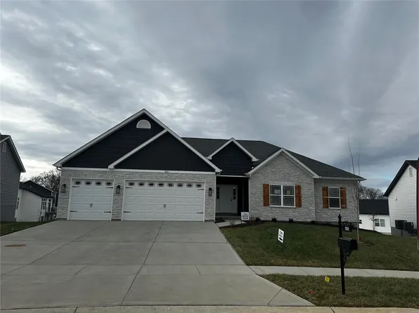 203 Woodhurst Dr, Wentzville, MO 63385