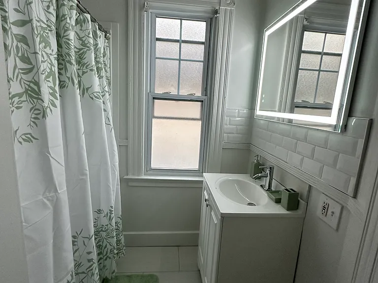 242 Court St #2 — Photo 8