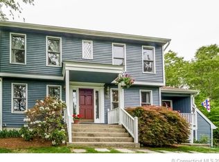 10 Mohegan Ln, Amston, CT 06231