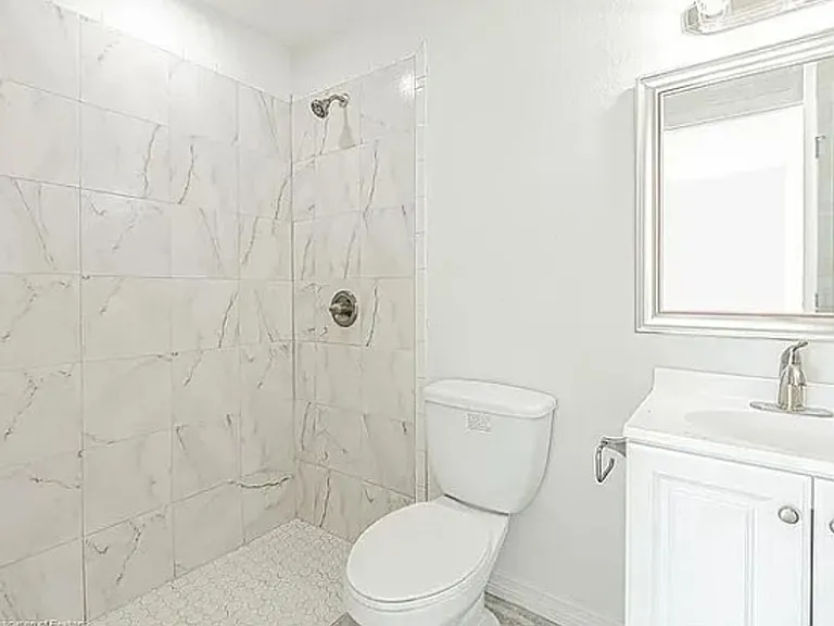 457 Aloha Ave — Photo 16