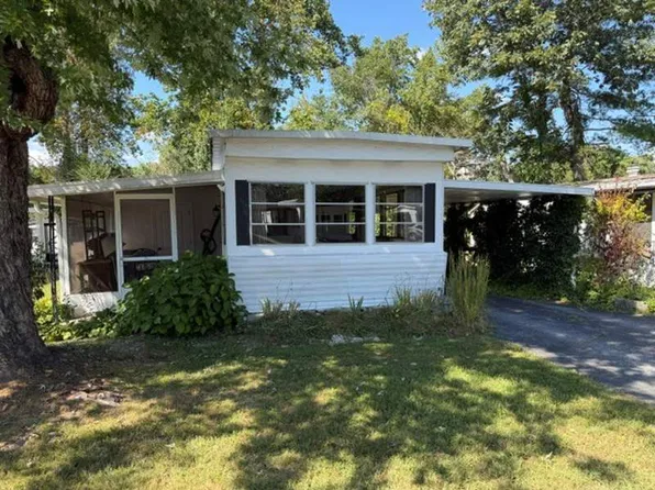 159 Ironwood Dr #20, Hendersonville, NC 28739