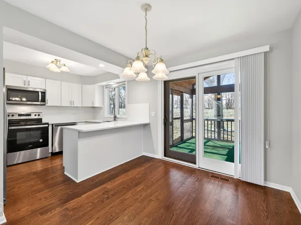 38 Godair Dr, Hinsdale, IL 60521